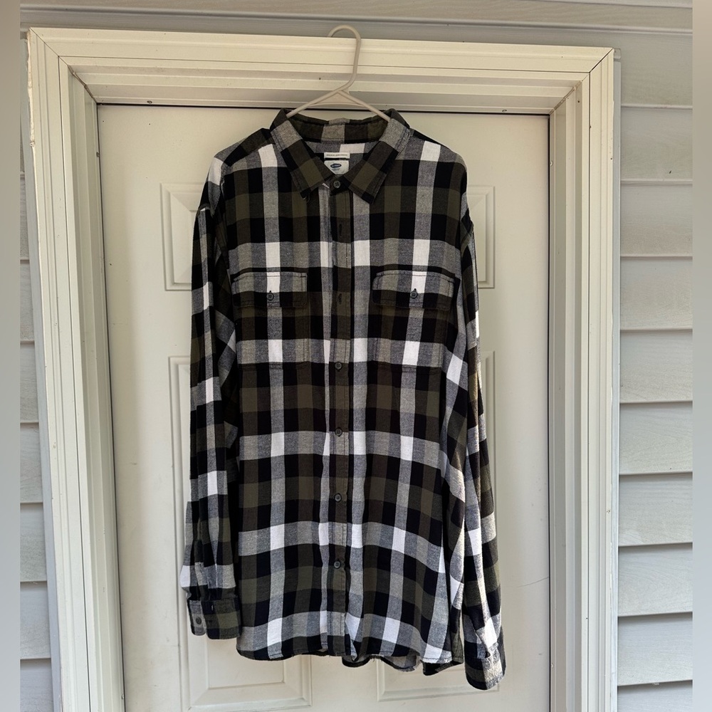 Men’s Old Navy Plaid Flannel Button Up